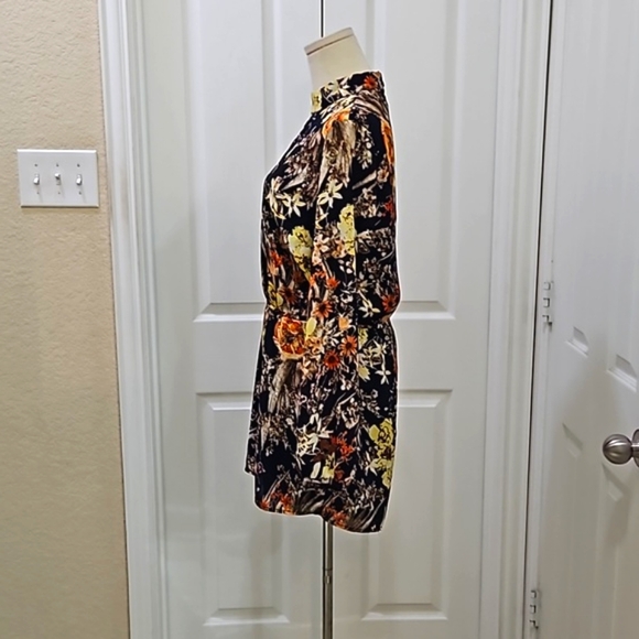 Lucca Multi Color Long Sleeve Short Romper with key hole V Neck Size Medium - Picture 3 of 8